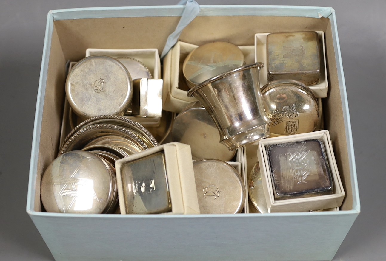 A group of twenty nine assorted modern mainly Greek white metal pill boxes, dishes etc. largest dish 90mm.